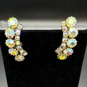 Vintage Weiss Aurora Borealis Rhinestone Clip Earrings